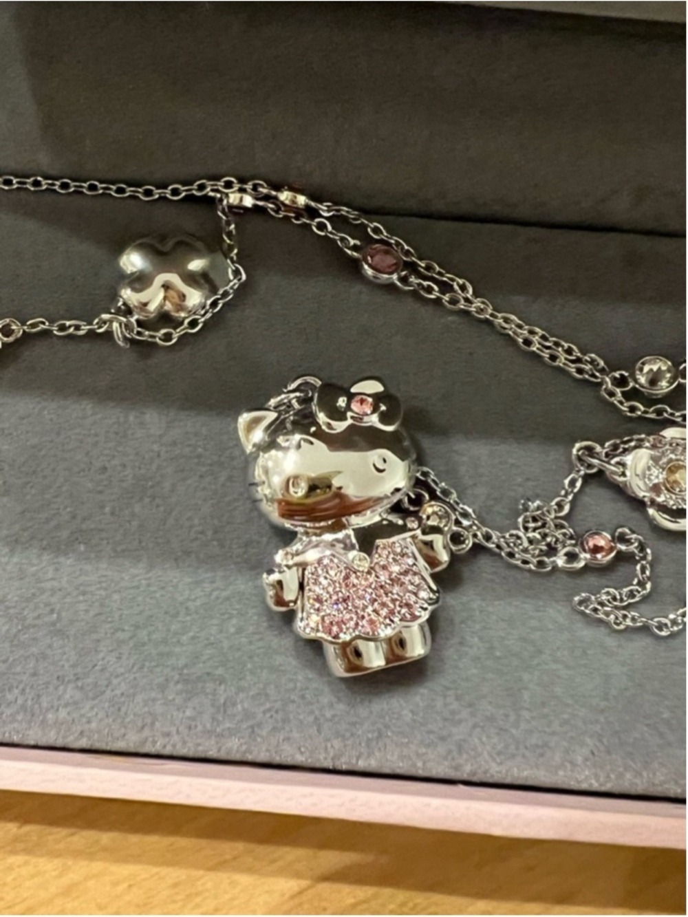 Hello Kitty Park Silver Tone Pendant Necklace w Pink Swarovski Rhinestones RARE